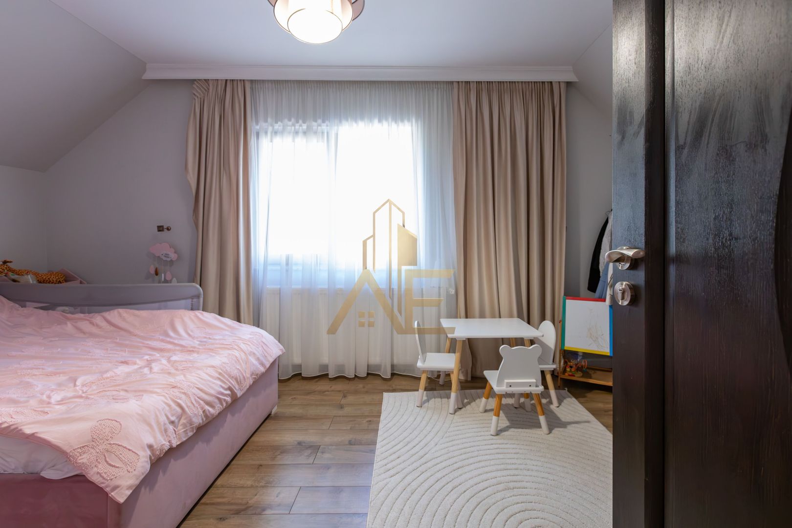 Casă superbă pentru familie în Lilieci – 133 mp utili, 500 mp teren - Poză 24