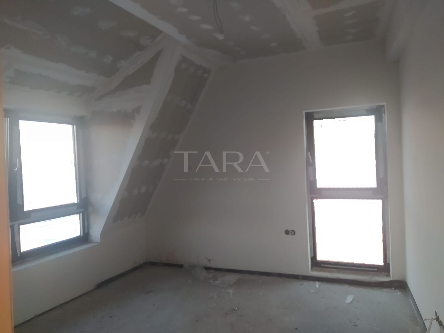 Casa de vanzare tip duplex in cartierul Europa,zona Bibescu - Poză 19