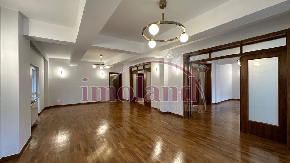 Inchiriere - 4 camere renovate integral - Primaverii - Poză 1