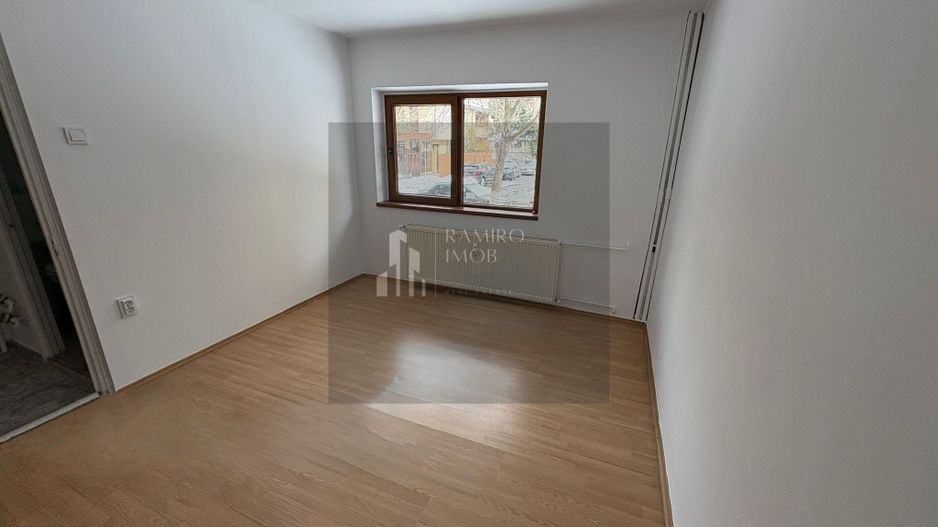 Apartament 2 camere decomandat an 1990 - metrou Eroii Revolutiei - Poză 4