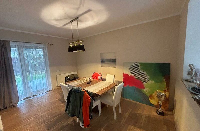 Vilă cu 4 camere de vânzare Dumbravita 144 mp - Poză 2