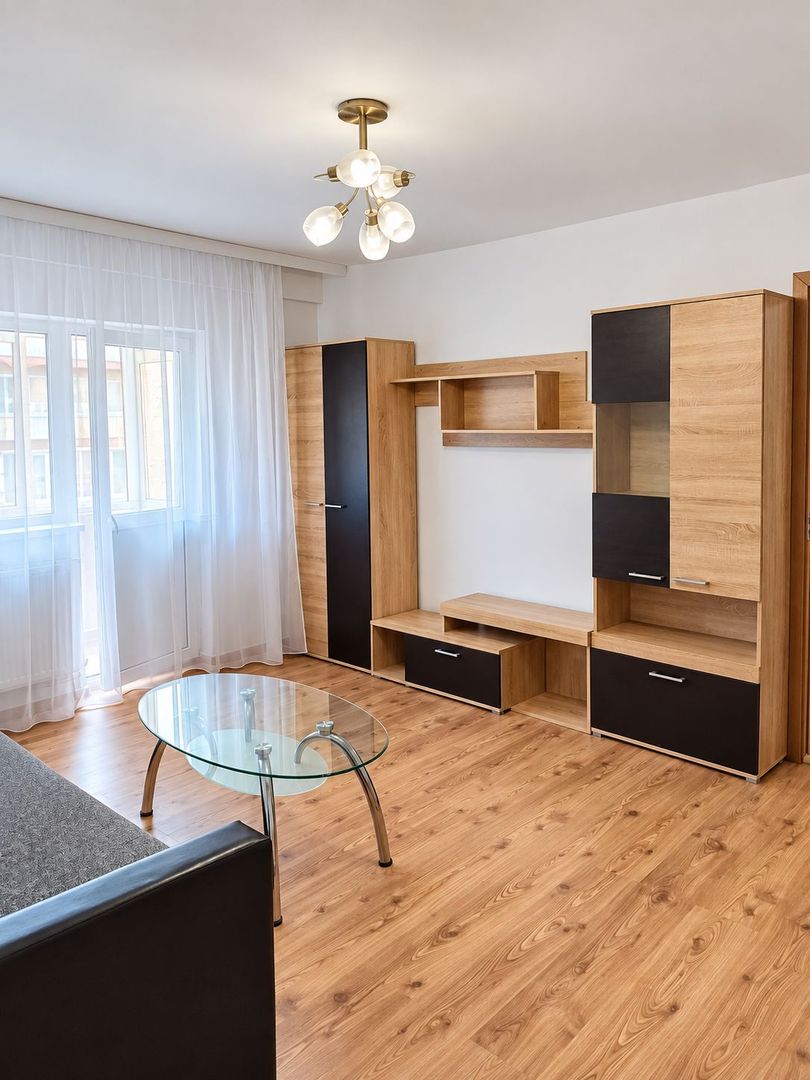 Apartament renovat cu 2 camere și balcon – zona Lugojului - Poză 1