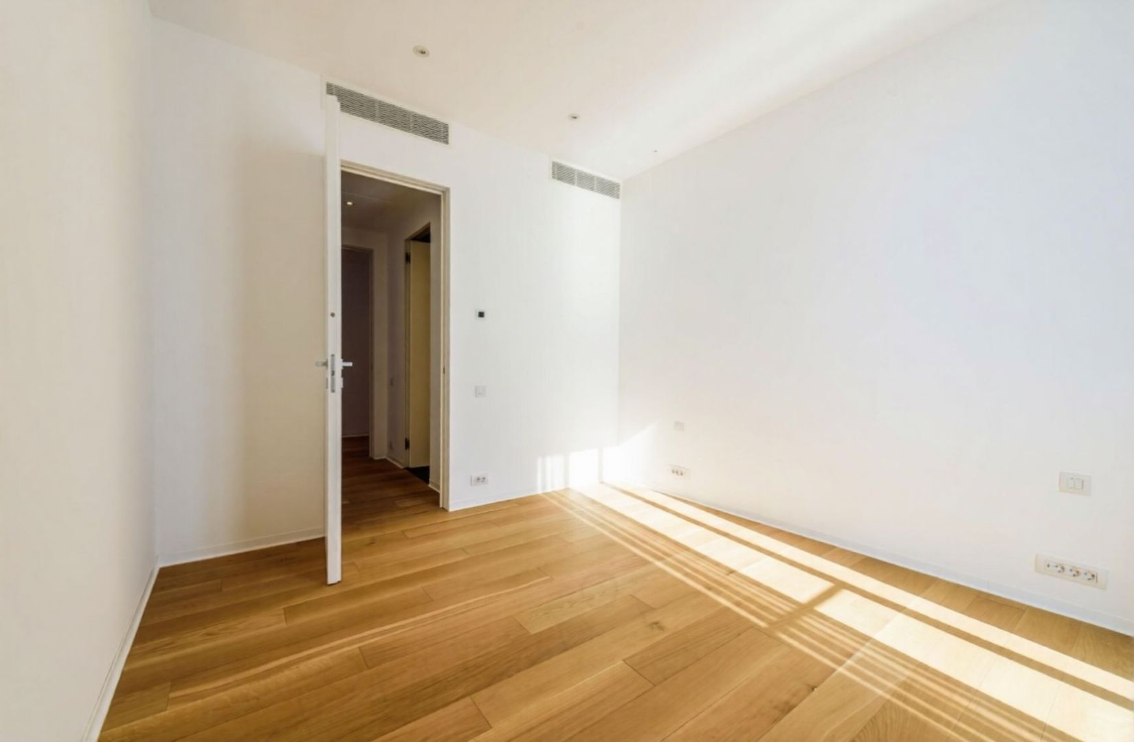 Apartament premium cu 4 camere în One Mamaia Nord | Sea View - Poză 27