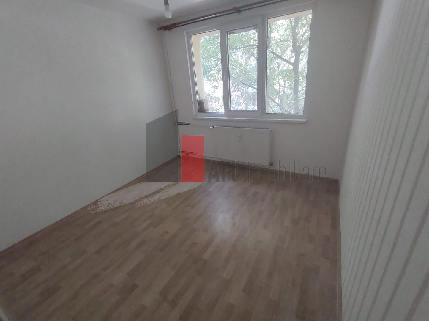 Vânzare apartament 4 camere decomandat Bd. Brâncoveanu - Izvorul Mureșului - Poză 1
