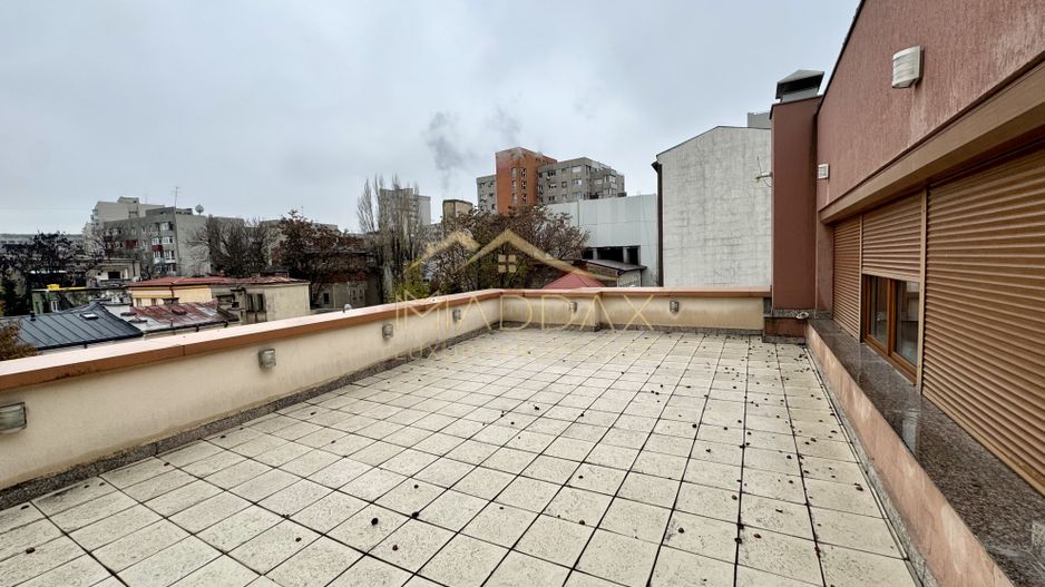 Vila centrala cu 13 camere *460mpu* + garaj // Dorobanți - Poză 34