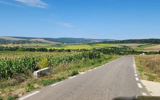 Teren cu priveliste superba 21000mp în zonă liniștită - Poză 1