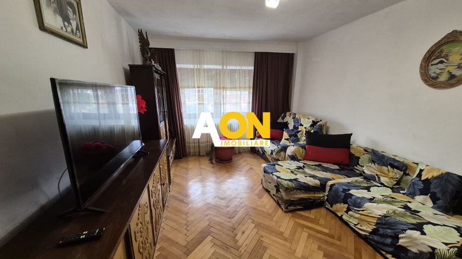 Apartament 3 camere, Decomandat, 69 mp, Zona Cetate - Poză 2