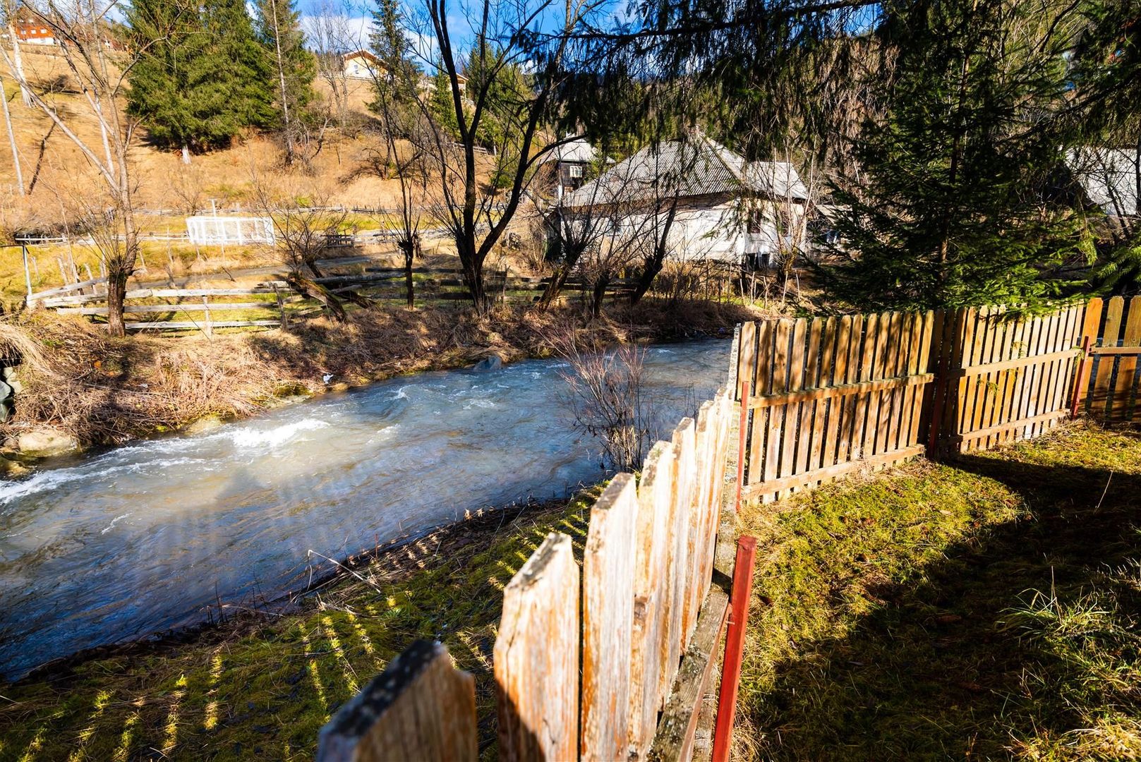 Cabane cu 10 camere Arieseni - Poză 1