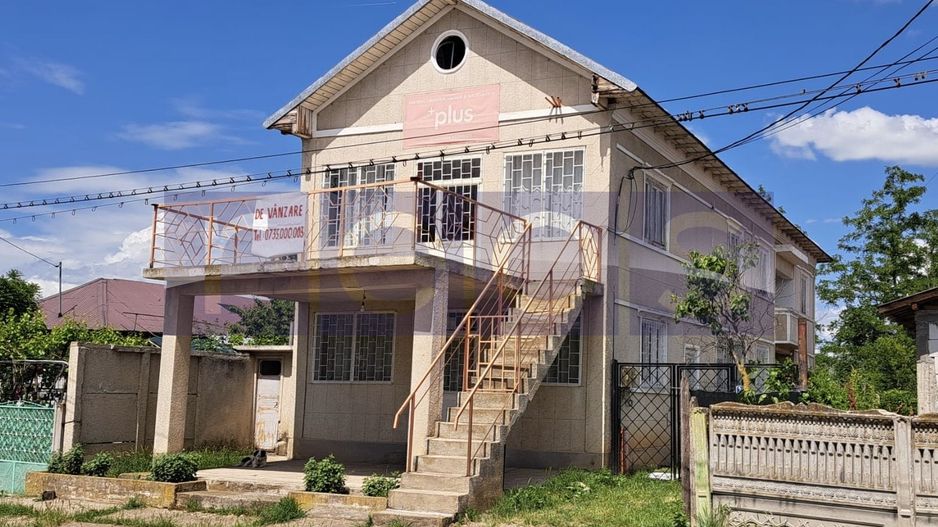 VANZARE VILA SPATIOASA CU TEREN GENEROS – 1.700 MP | RADOESTI VALE, TELEORMAN - Poză 1