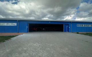 Aerodromul Horesti 24 ha teren + 1400 m2 hangare și 550 m2 cladire administrativa - Poză 11