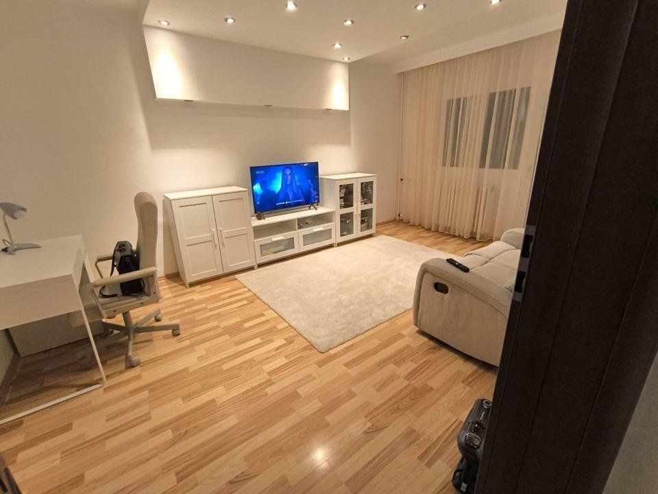 Apartament Luminos, 2 camere, Parcul Tineretului. Parcare. - Poză 3