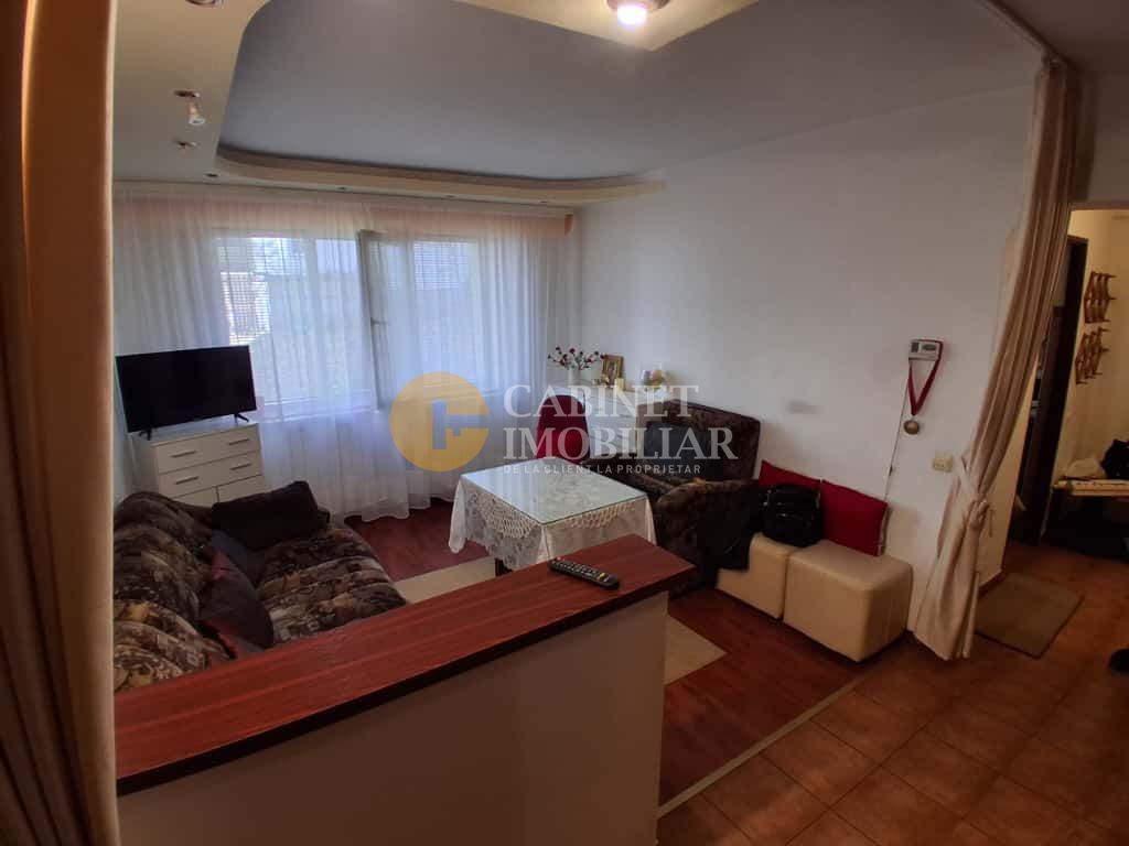 Apartament 2 camere, semidecomandat, zona Tatarasi Iasi - Poză 1