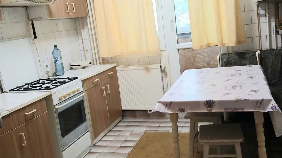 Apartament 3 camere zona Trapezului - Str. Prevederii - Poză 2