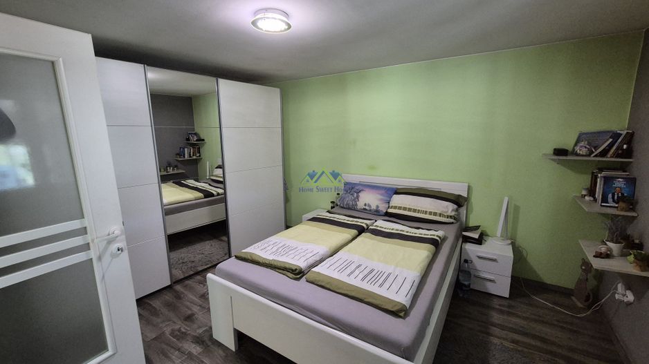 Vand casa 8 camere, 5 bai, 2 garaje, teliucul inferior, teren 1767 mp - Poză 12