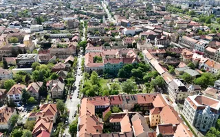 Apartament in clădire istorică P-ta Plevnei cu vedere parc - Poză 14