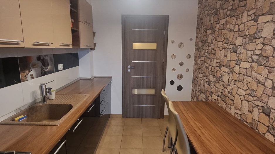 Apartament 2 camere, in Vila. Curte. Centrala. Parcare. Aparatorii Patriei. - Poză 7