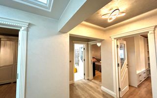 De vanzare apartament cu 3 camere, zona Piata Mare. - Poză 3