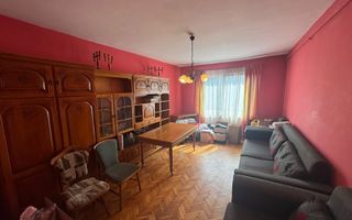 Apartament cu 3 camere, 66 mp, decomandat, Zona Fortuna - Poză 1