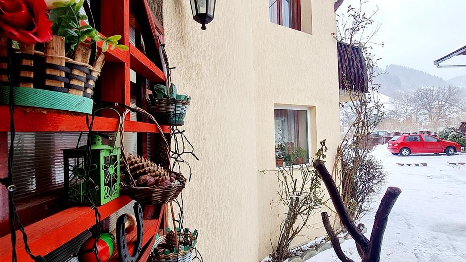 Pensiune in decor fermecator, loc de istorie si legenda, Moieciu de Jos, Bran - Poză 13