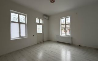 SPATIU CENTRAL 25 METRII PATRATI ACCES STRADAL - Poză 2