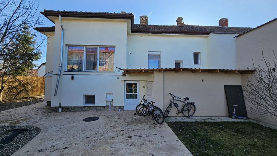 Casa mare, solida, Timisoara, D+P, 5 camere, 2 bai, Zona Lipovei - Poză 1