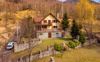 Casă de vacanță în Poiana Mărului. - Poză 17