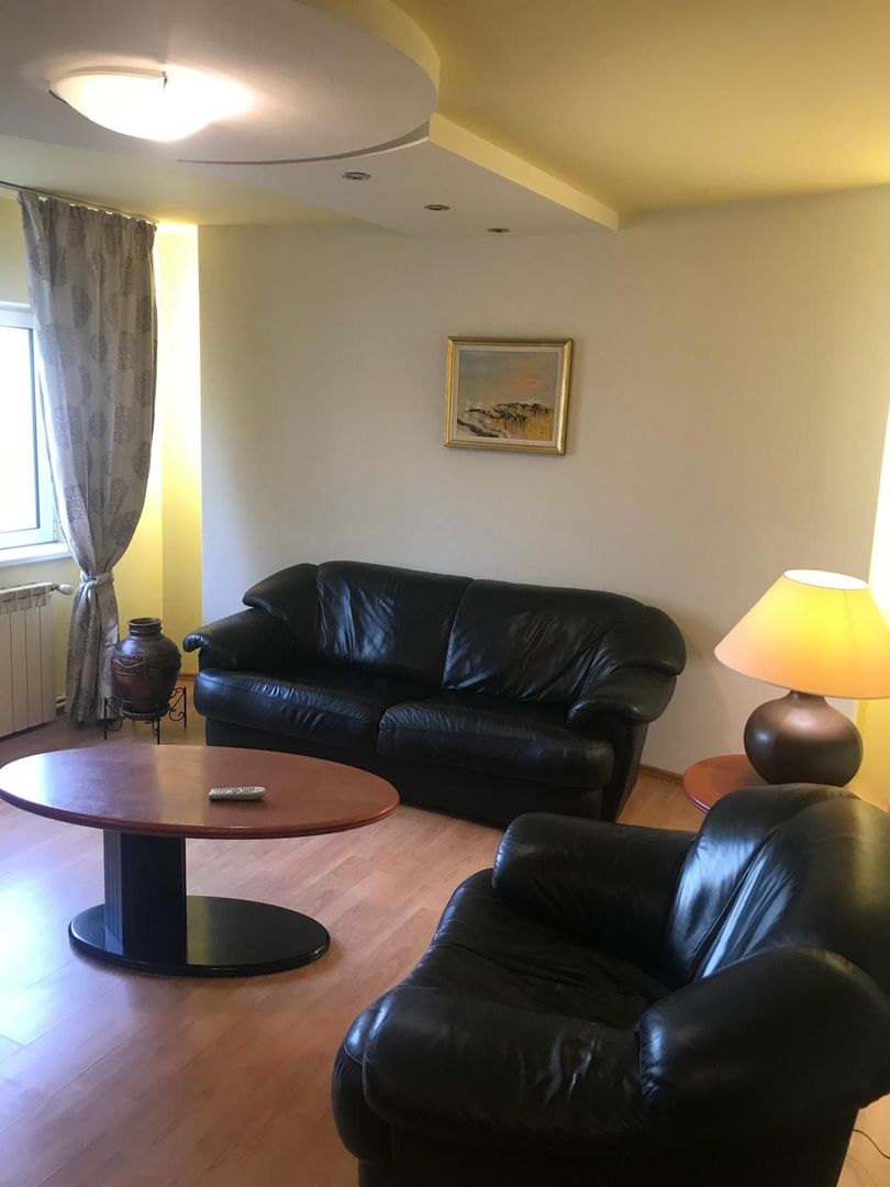 Apartament spatios cu o pozitie ideala - Poză 1