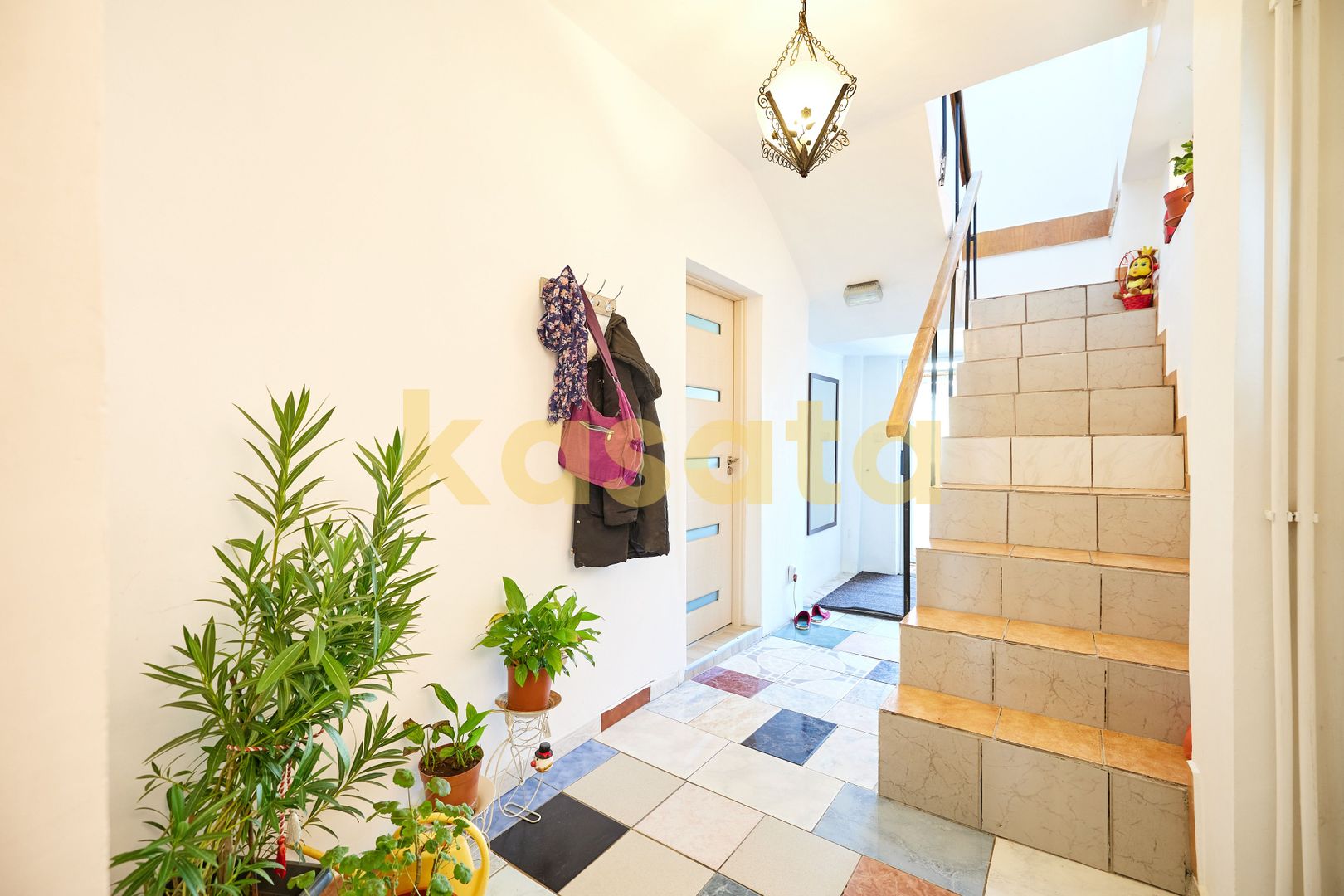 Casă cu 4 camere si curte | zona Regie | teren 252 mp - Poză 12