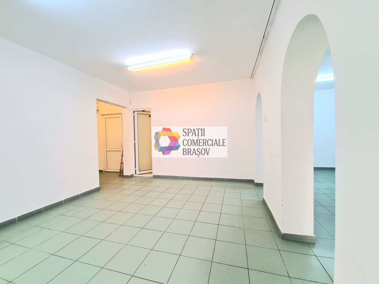 Spatiu comercial de închiriat Brașov -55 mp # plus-imo.ro - Poză 1