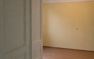 Casă de vânzare cu teren generos în Valea lui Mihai - Poză 6