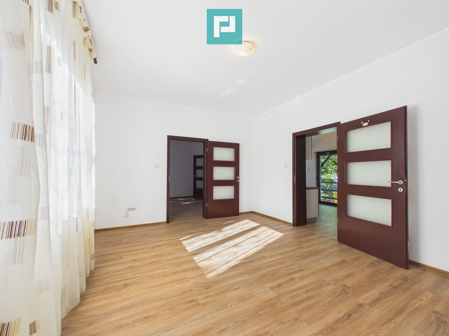 Casă cu 2 camere de închiriat – Arad. - Poză 4