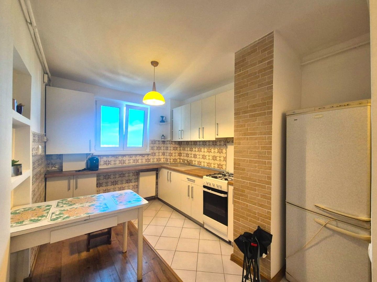 Zona Piata Astra, 3 camere, insorit, cu priveliste. - Poză 13