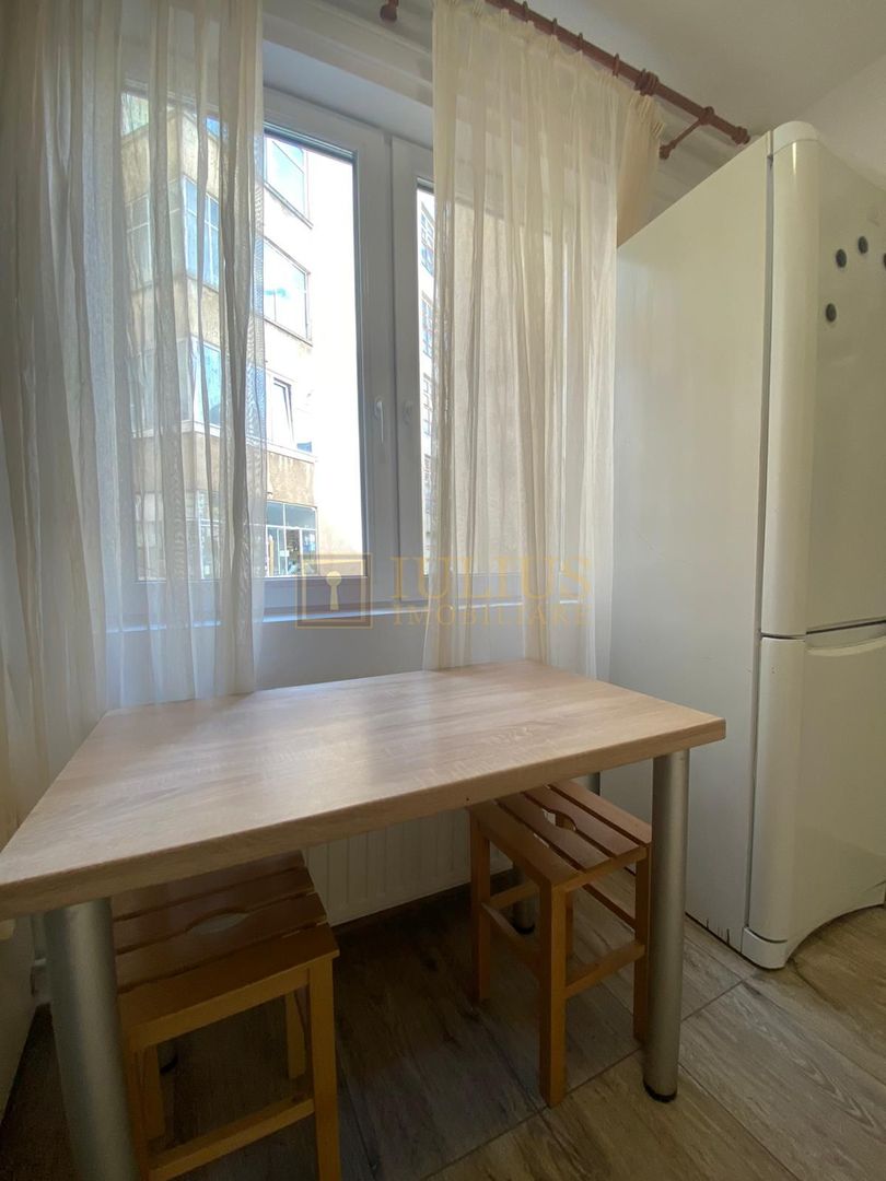 2 dormitoare, centrala proprie, bucatarie inchisa. Piața Libertatii. - Poză 19