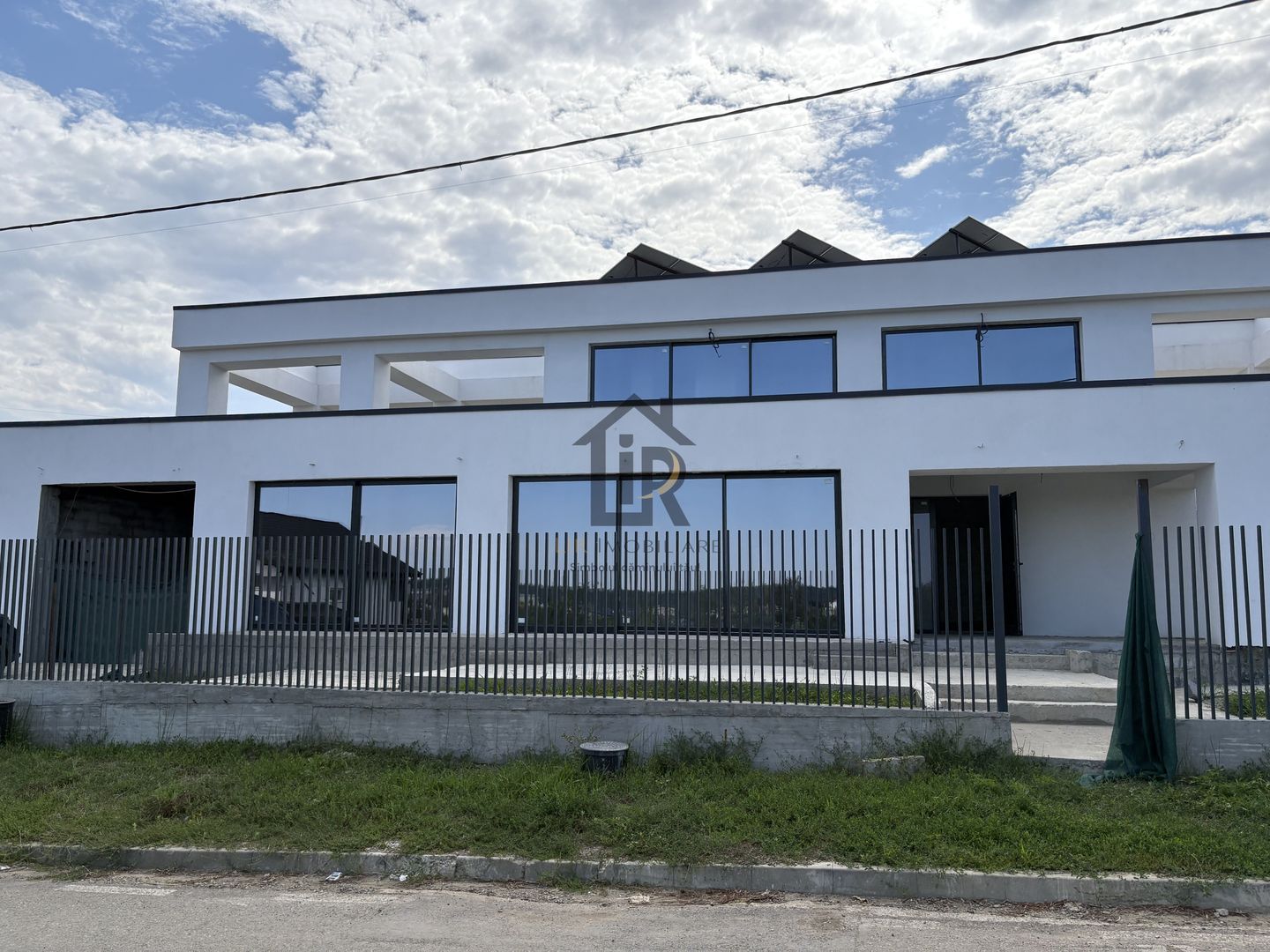 VILĂ superba – STIL MEDITERANEAN CU PRIVELIȘTE LA LAC - Poză 14