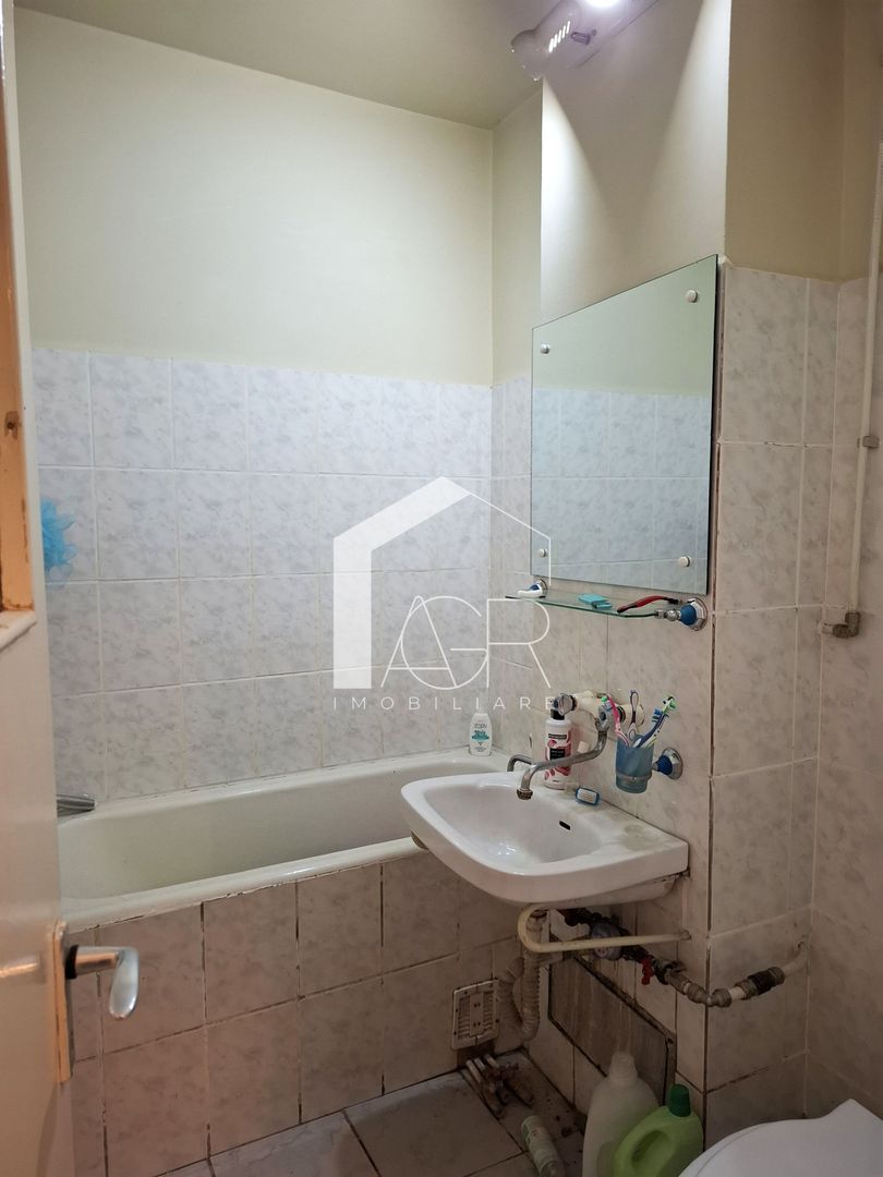 Apartament cu 4 camere, zona Nord - Poză 11