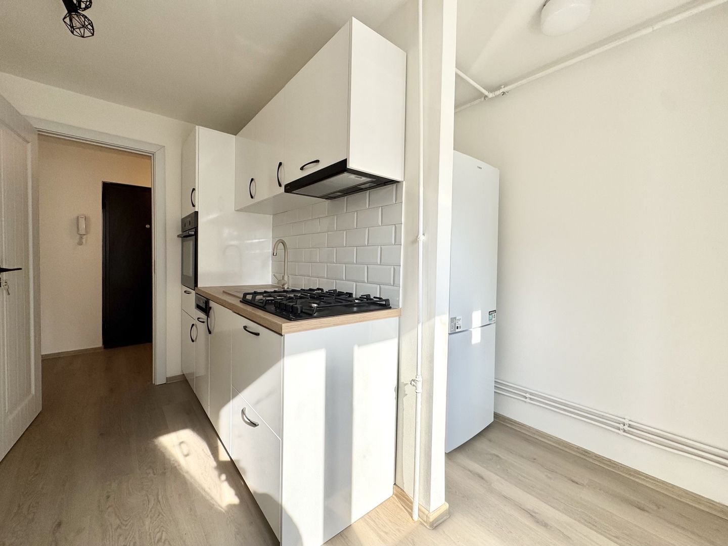 Apartament 2 camere Bucovina – decomandat, zonă excelentă - Poză 24