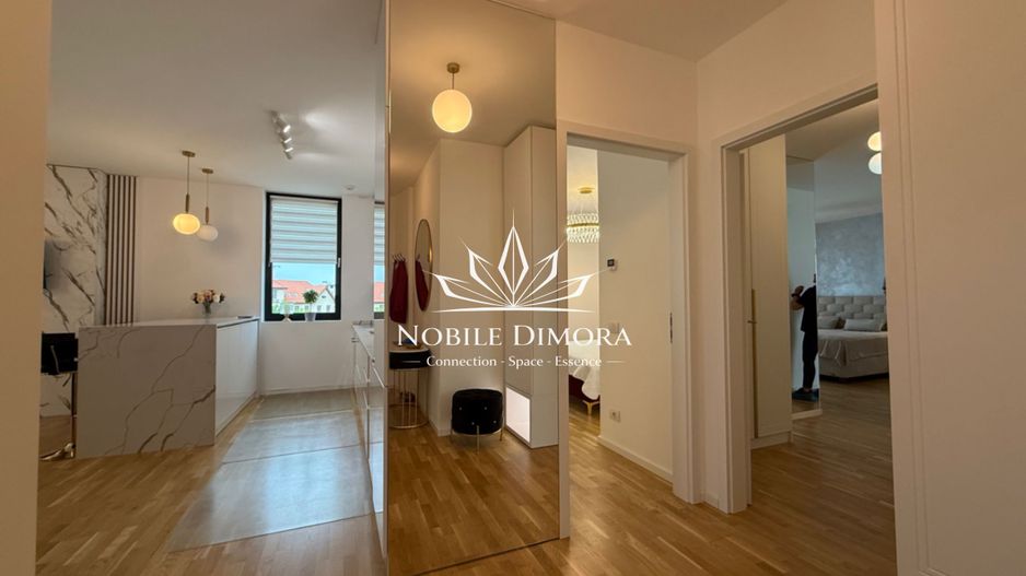 ISHO - Apartament cu 4 camere de lux, 2 bai, 2 balcoane, parcare privata - Poză 9