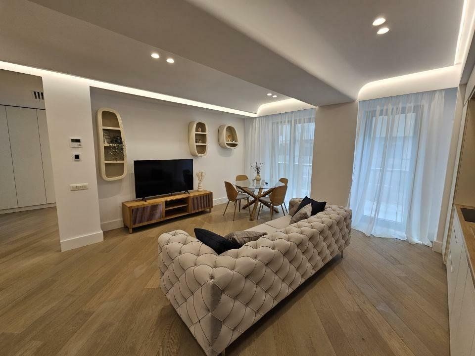 Cortina126, inchiriere apartament 3 camere + 2 locuri de parcare , 1700 EUR+TVA - Poză 4