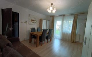 Vând apartament decomandat cu 3 camere, micro 16. - Poză 2