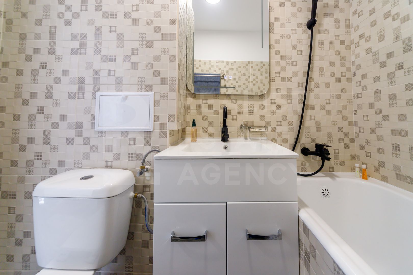 Vânzare, apartament cu 2 camere în zona Drumul Taberei, București - Poză 11