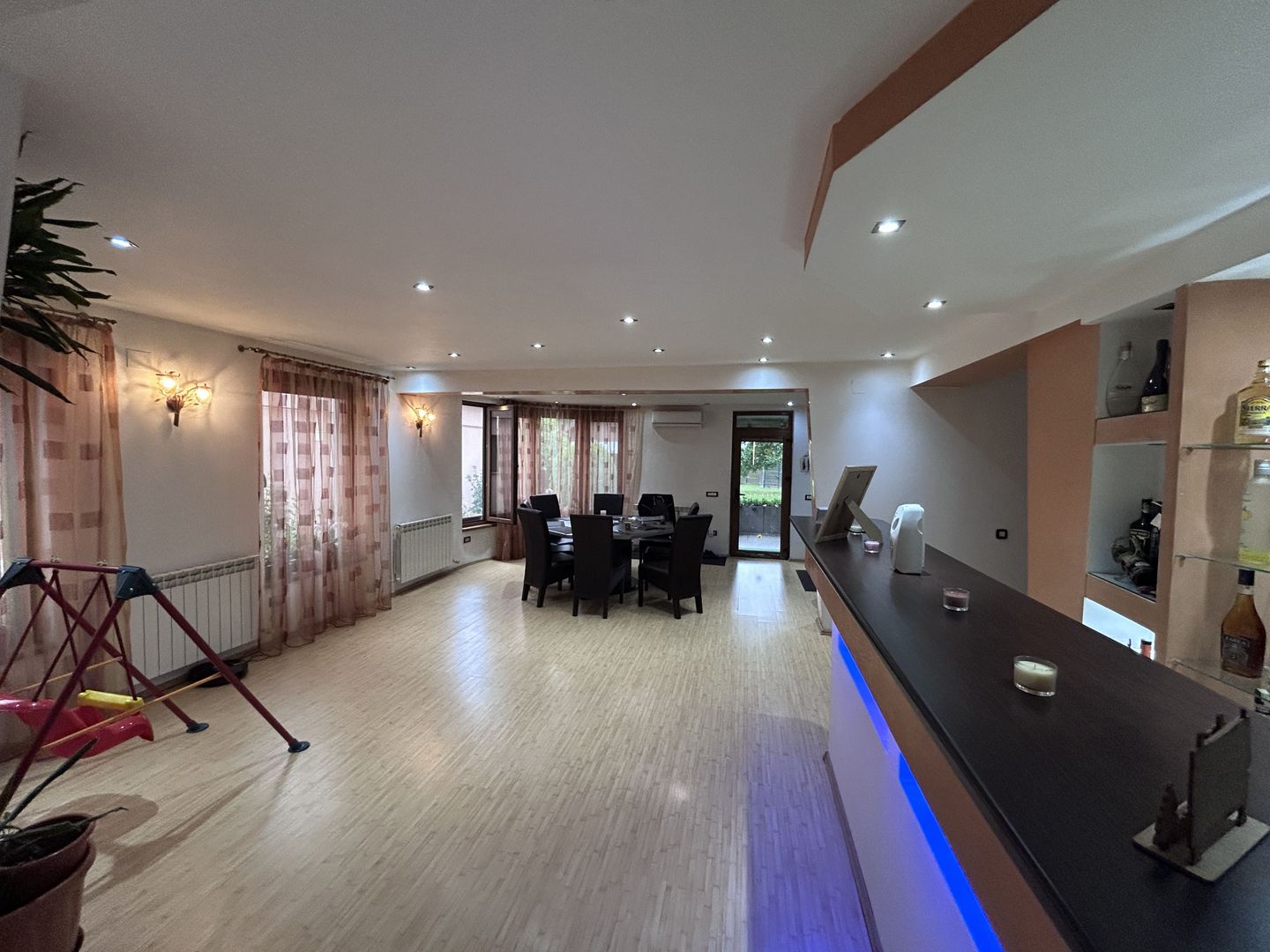 Casa/vila de vanzare Arad - Poză 1