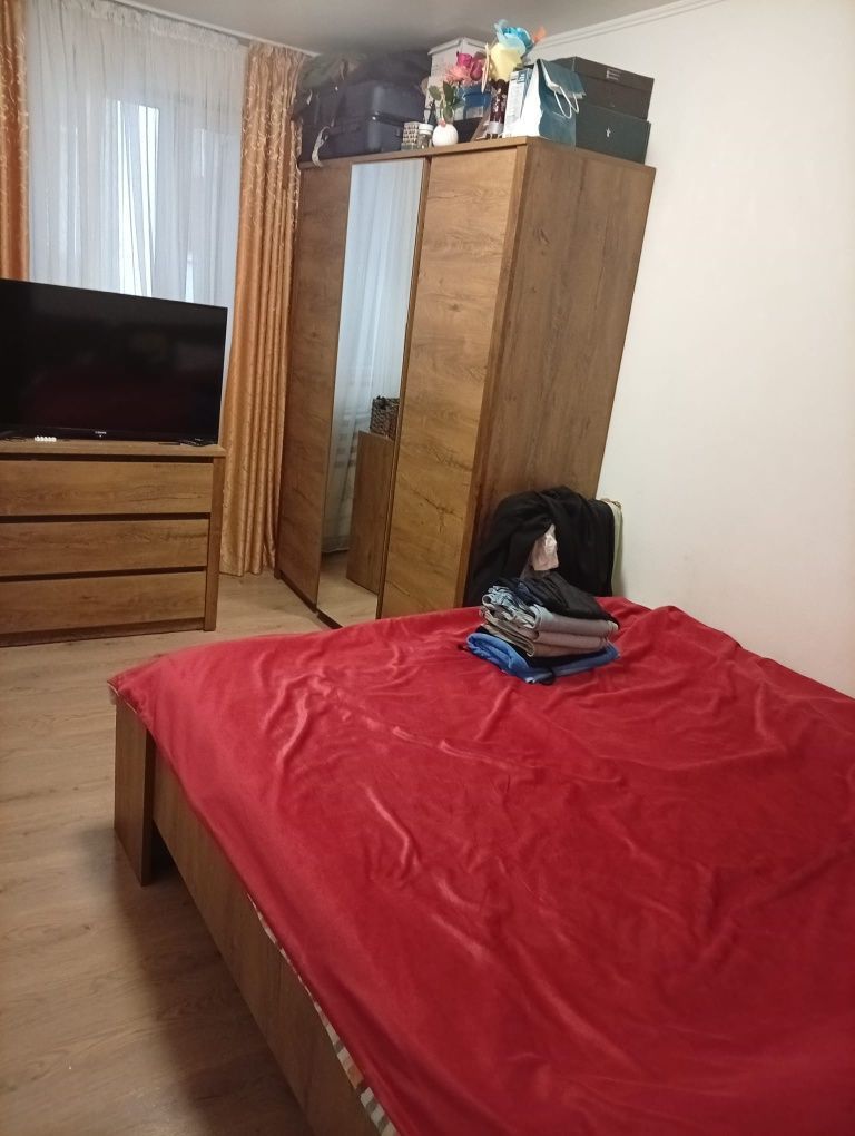 apartament 3 camere de vanzare - Poză 4