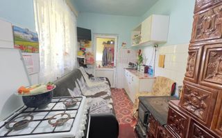 Casă de vânzare + teren 2400 mp Urgent - Poză 14