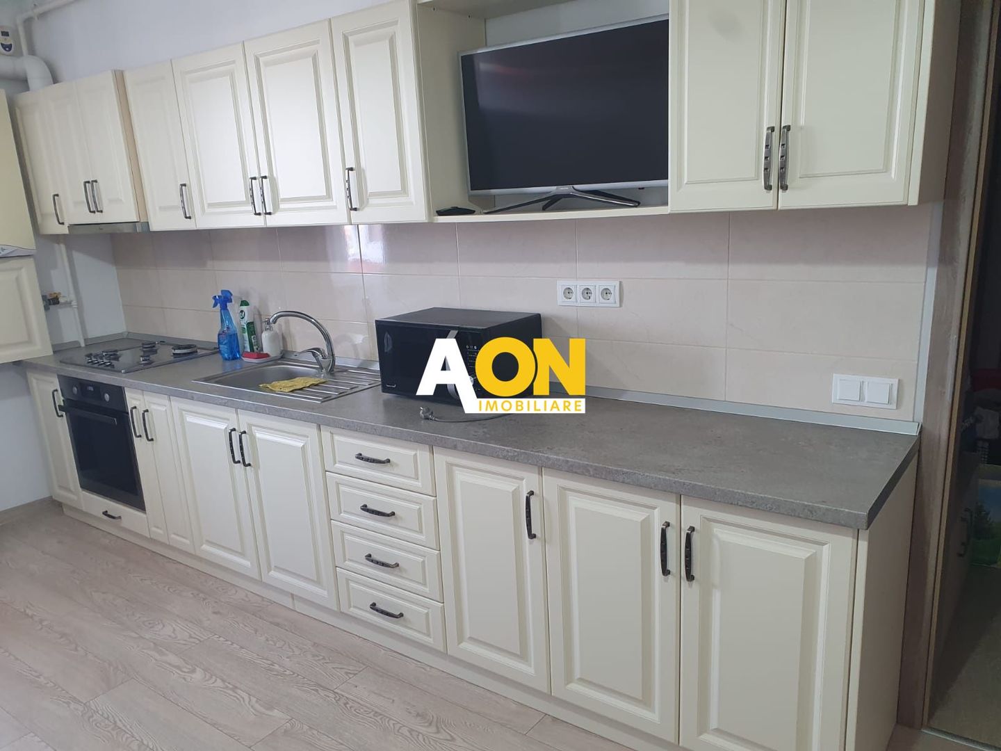 Apartament 3 Camere, Bloc Nou, Zona Cetate - Poză 7