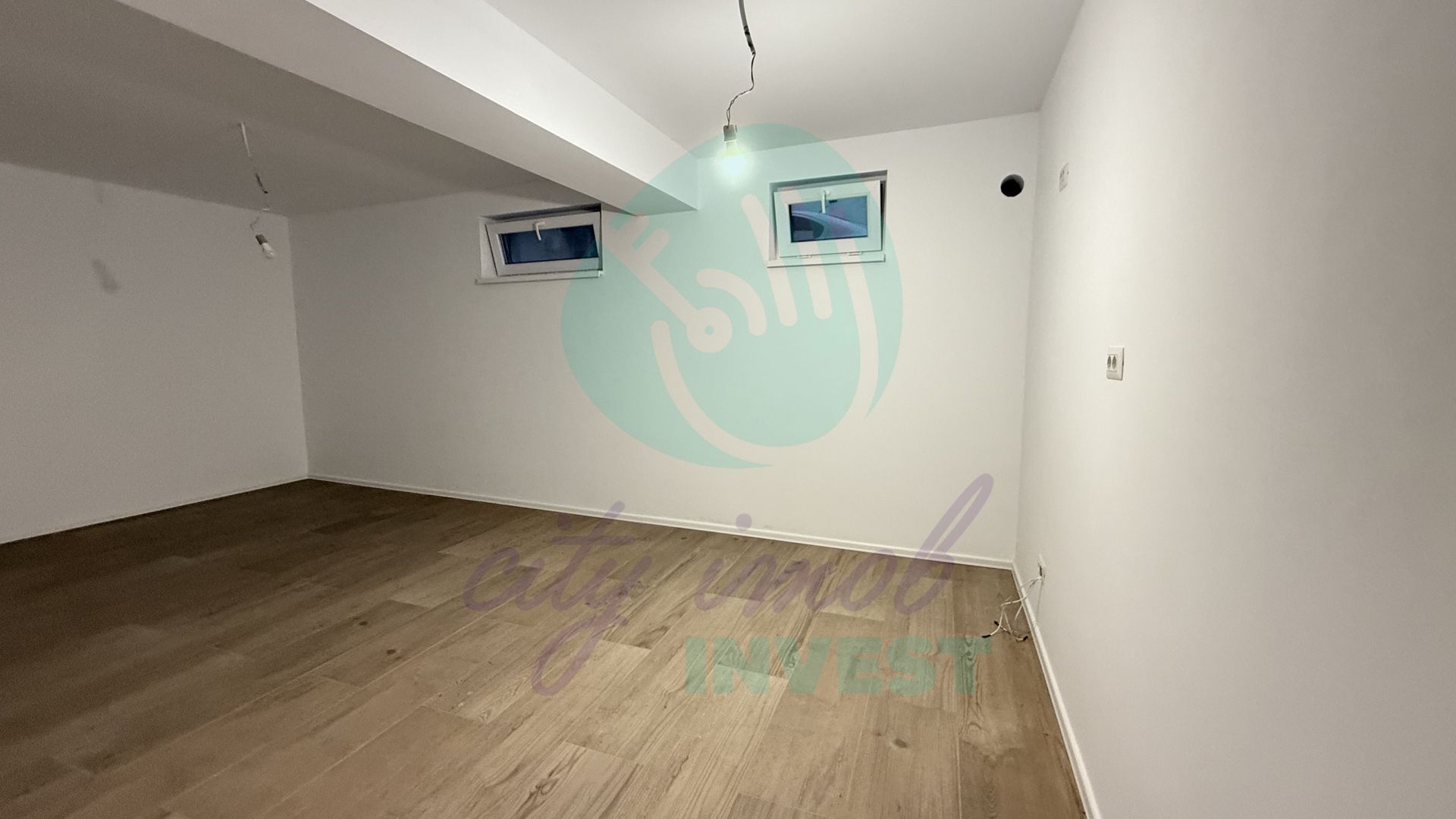 3 camere - ideale pentru activitati sau investitie - Poză 3