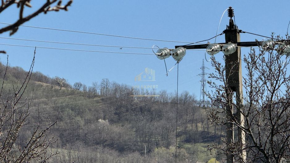 TEREN INTRAVILAN 2800MP CAMPULUNG ZONA PESCAREASA - Poză 3