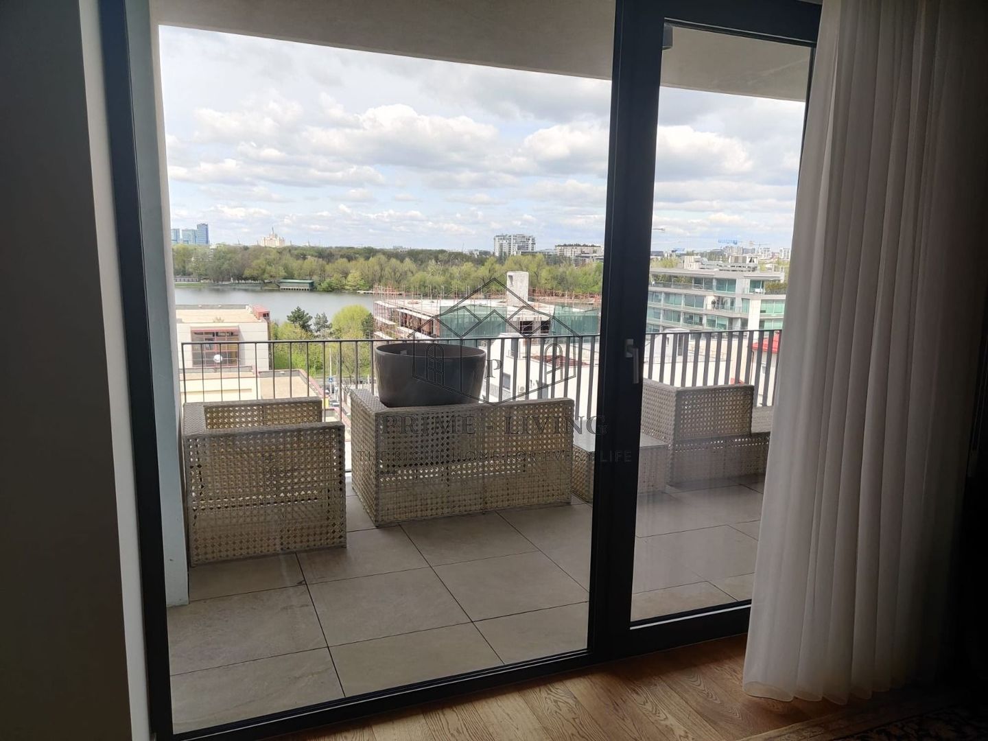 PENTHOUSE DE LUX CU 5CAMERE LA INCHIRIERE CU VEDERE LA LACUL FLOREASCA - Poză 17
