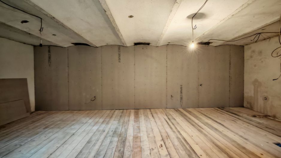 CASA SASEASCA comuna VULCAN,zona foarte buna,teren 3000 mp - Poză 6