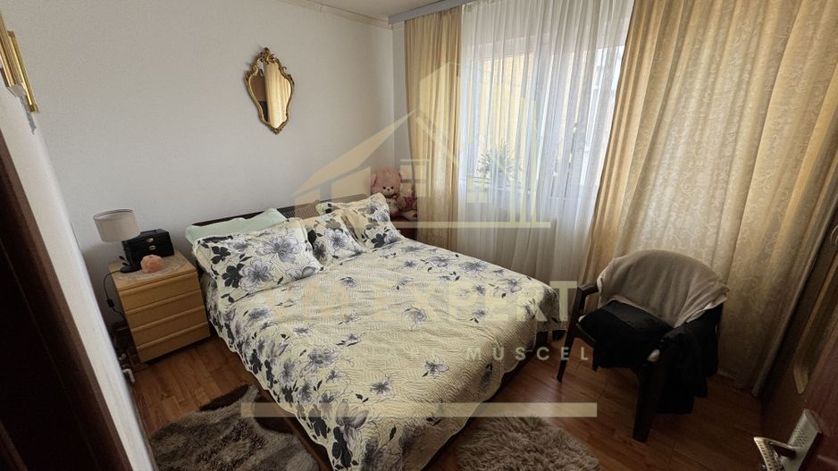 APARTAMENT 2 CAMERE ETAJ 4 CAMPULUNG, VISOI - Poză 2