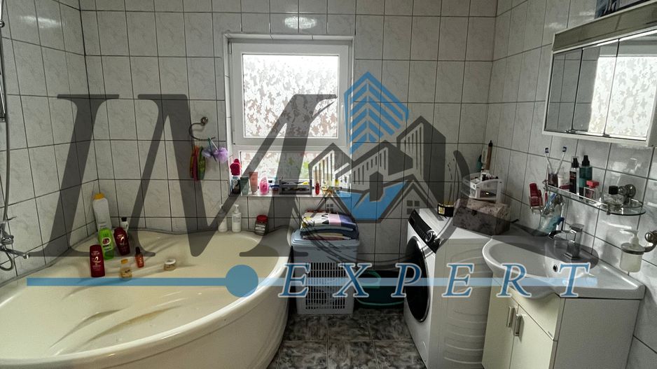 Casa renovata de vânzare in Lancram - Poză 5